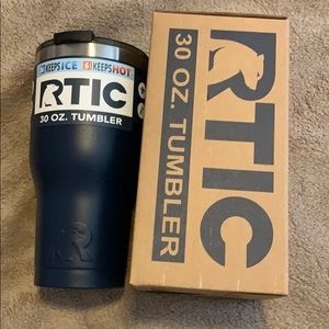 New in the box, navy blue RTIC tumbler